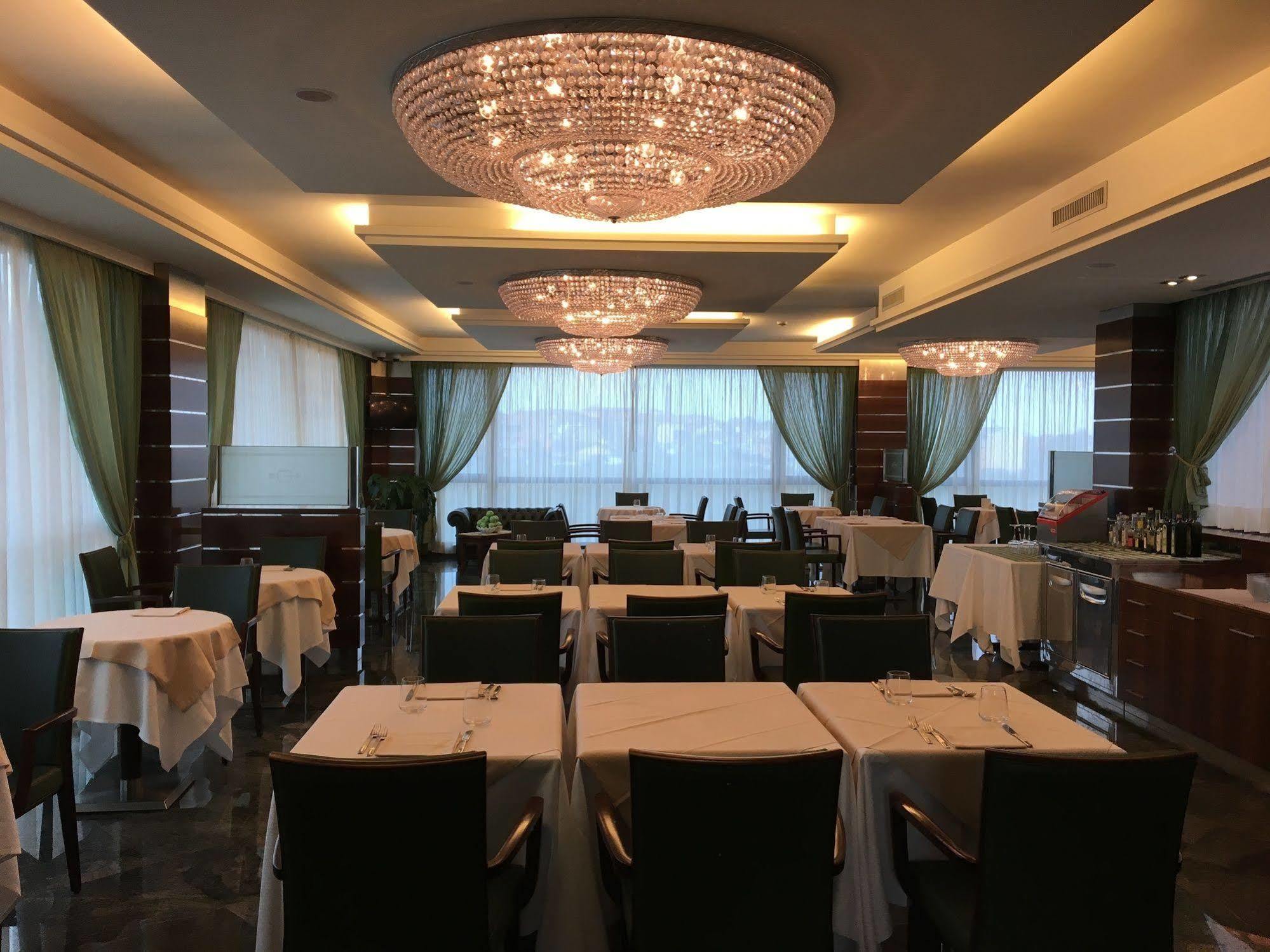Guglielmotel Brembate Kültér fotó
